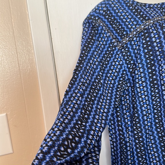 NWT Catherin’s size 2x LS Blue and Black Blouse - Picture 4 of 10